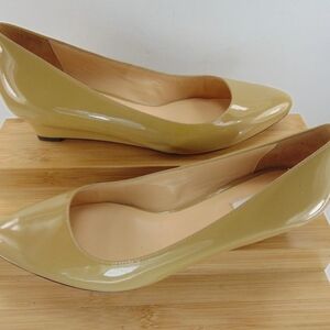 Elegant Tan Women's Flats